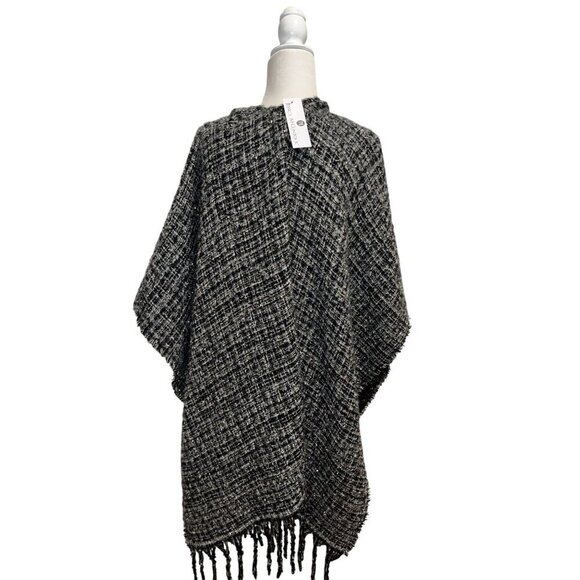 NWT jessica McClintock Wrap SHAWL Metallic plaid with Fringe ultra soft One Size - Picture 2 of 8